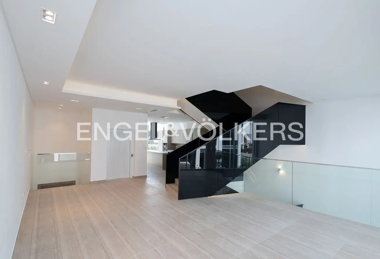 Rare Corner Unit | Single Row | Lagoon Facing