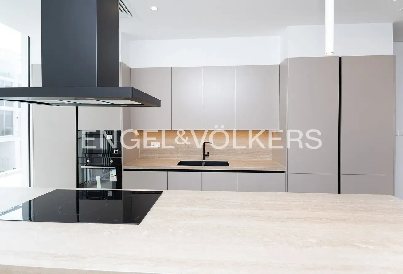 Rare Corner Unit | Single Row | Lagoon Facing