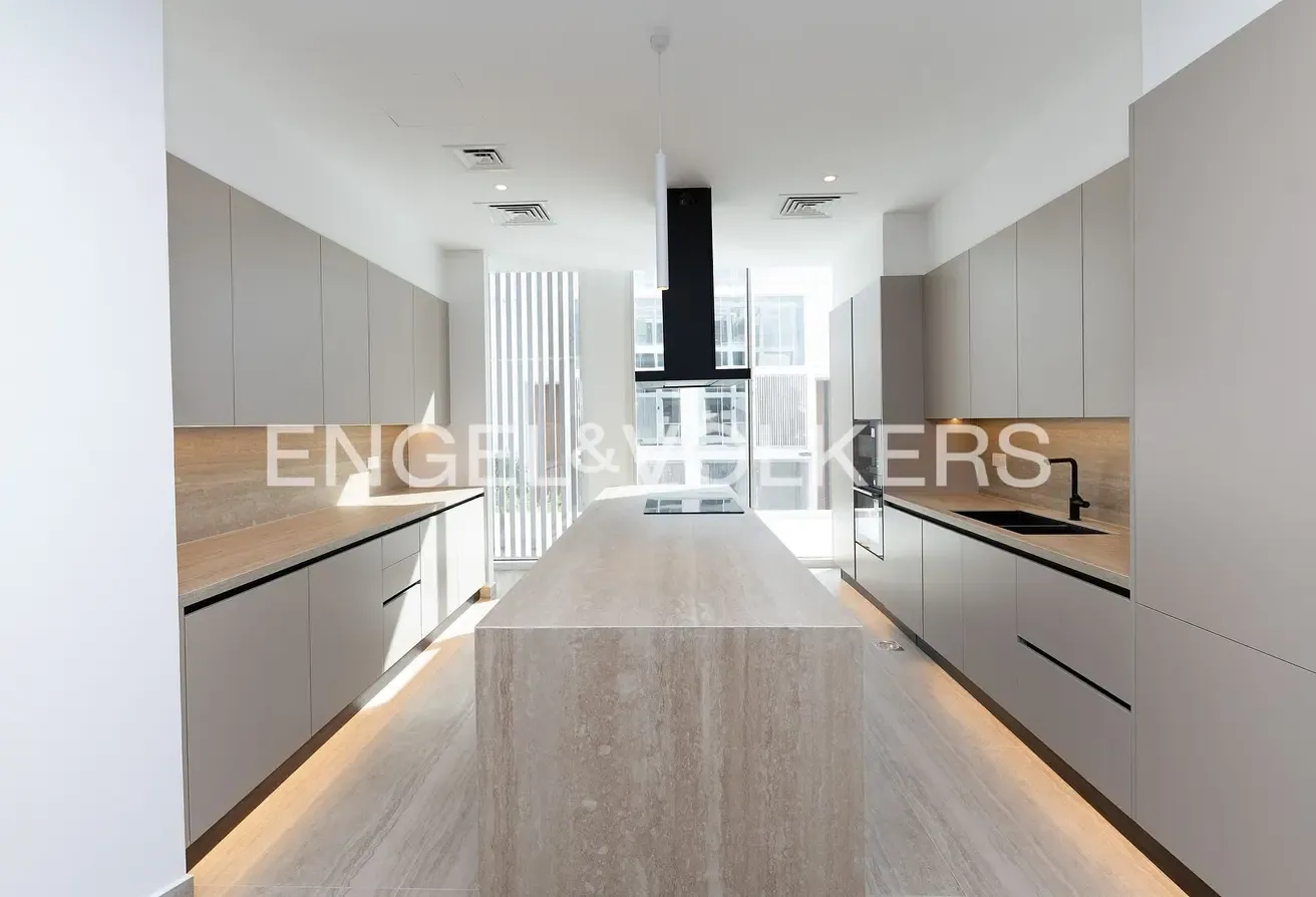 Rare Corner Unit | Single Row | Lagoon Facing