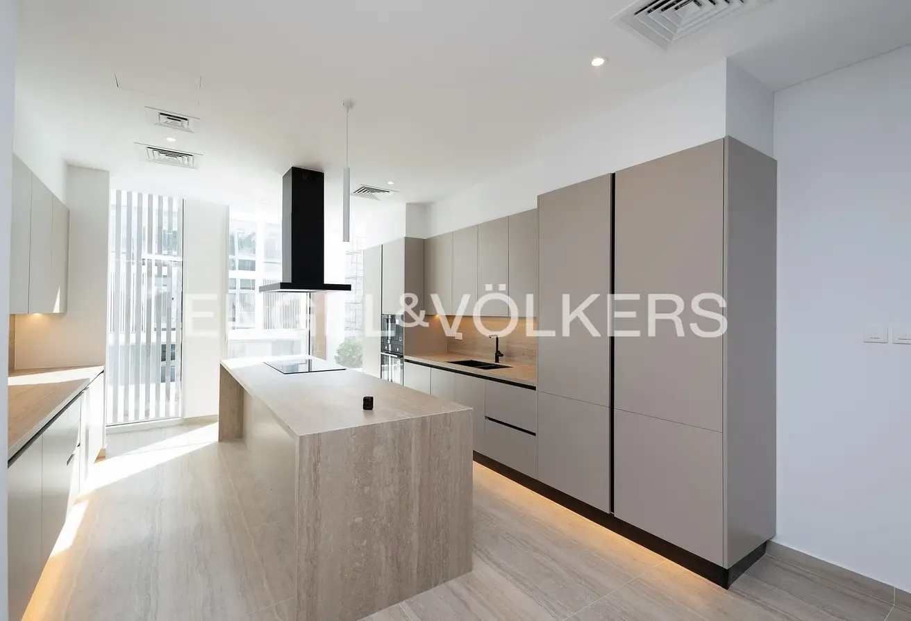 Rare Corner Unit | Single Row | Lagoon Facing