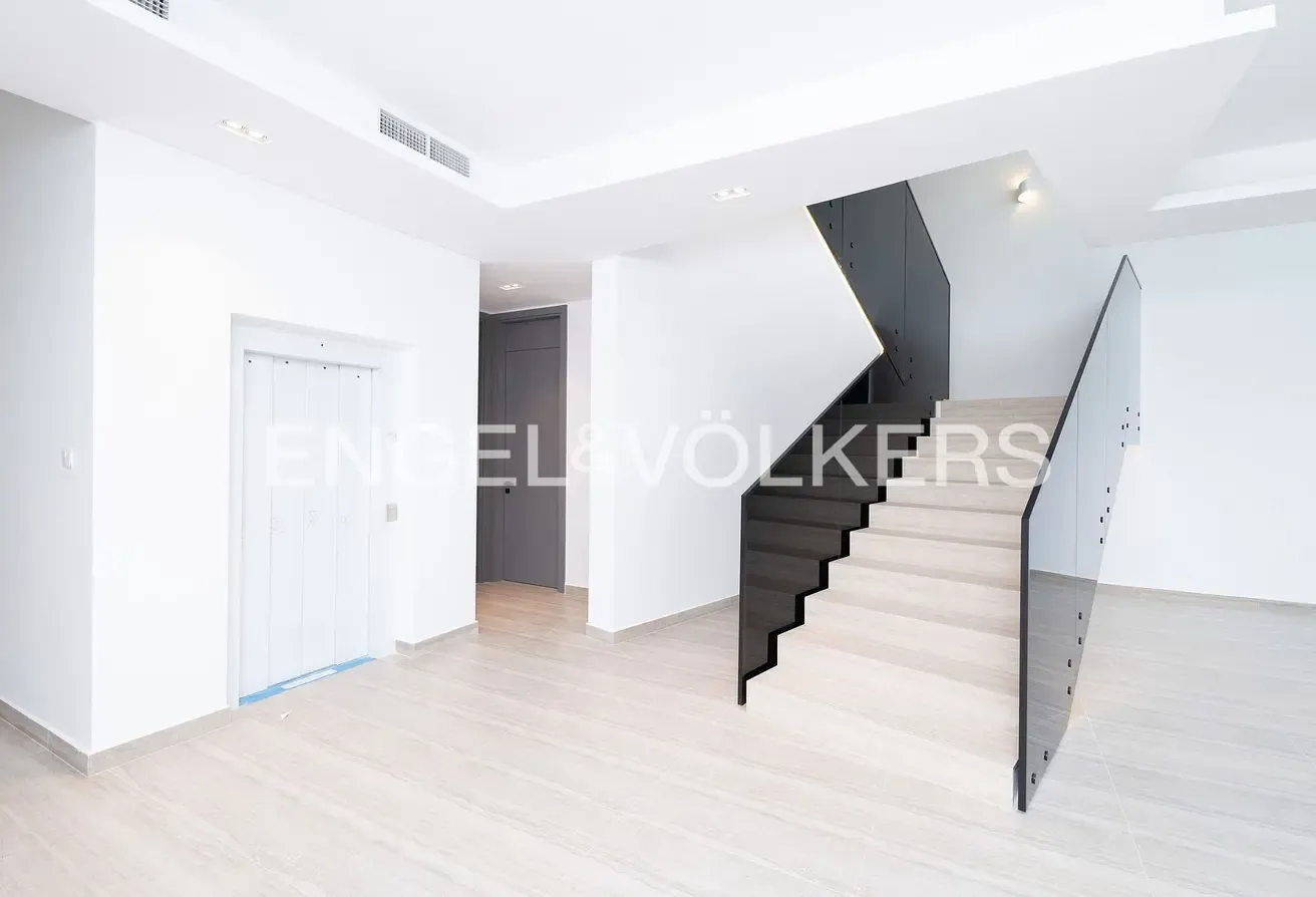 Rare Corner Unit | Single Row | Lagoon Facing