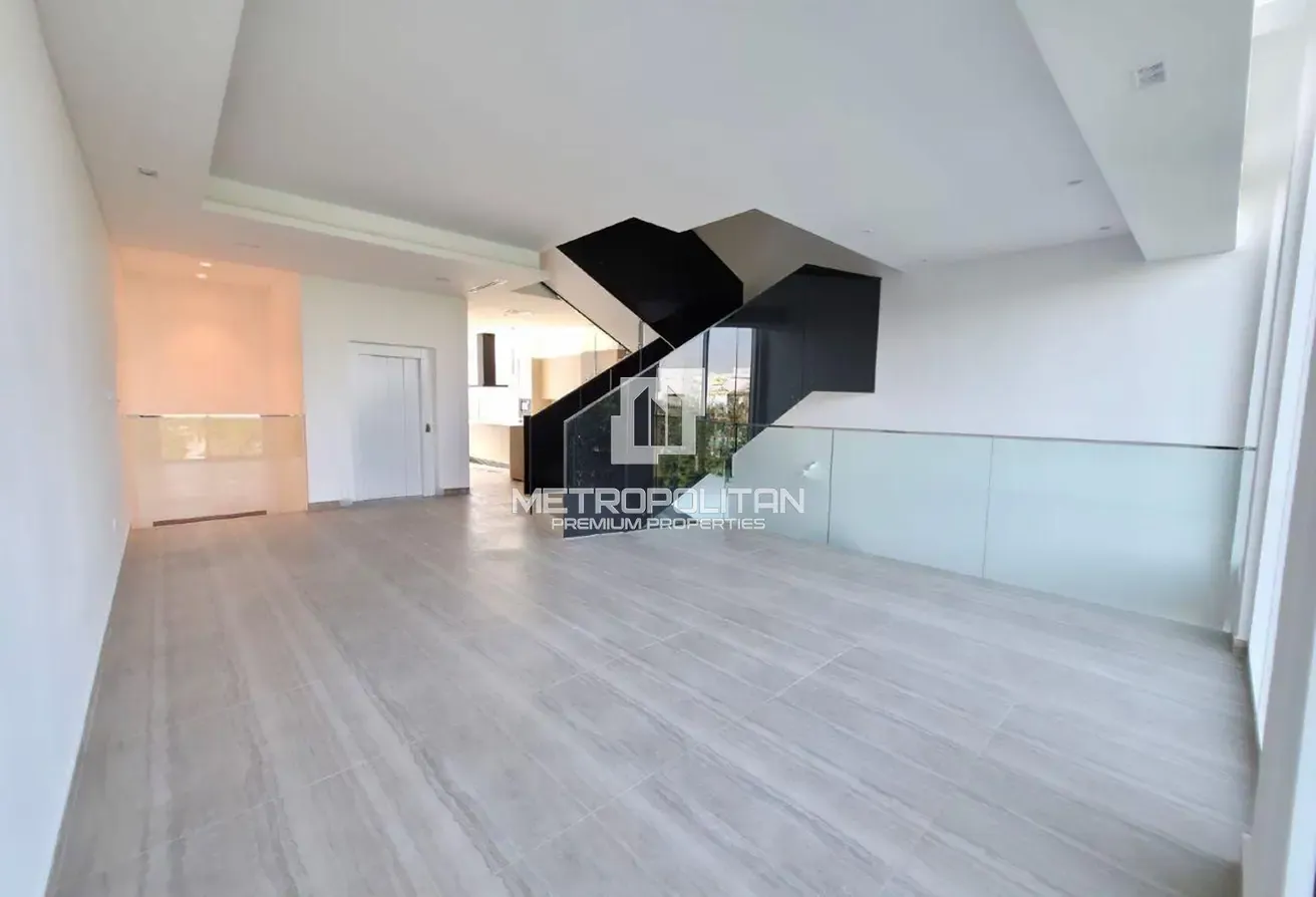 Luxury Living | Large Layout | Move In Now