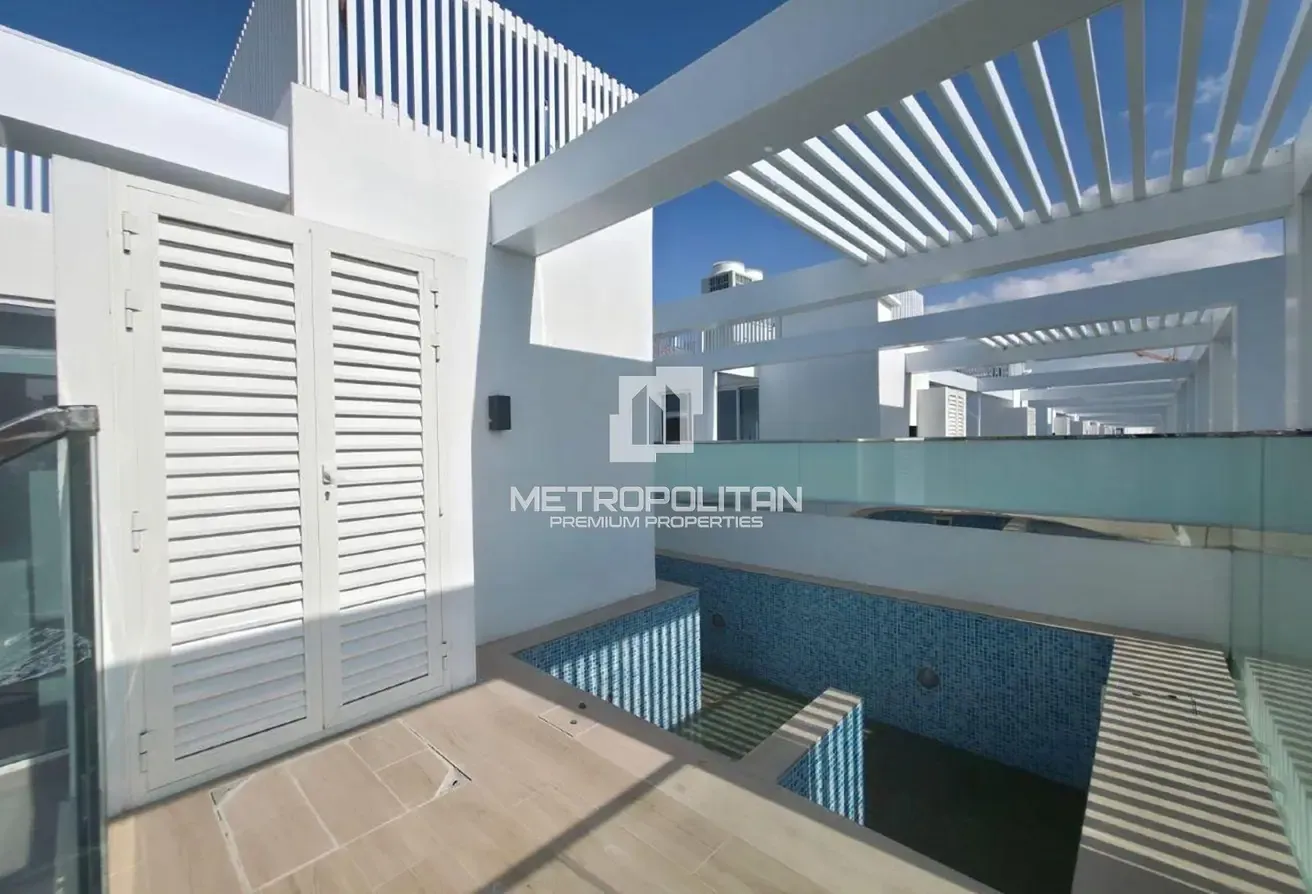 Luxury Living | Large Layout | Move In Now