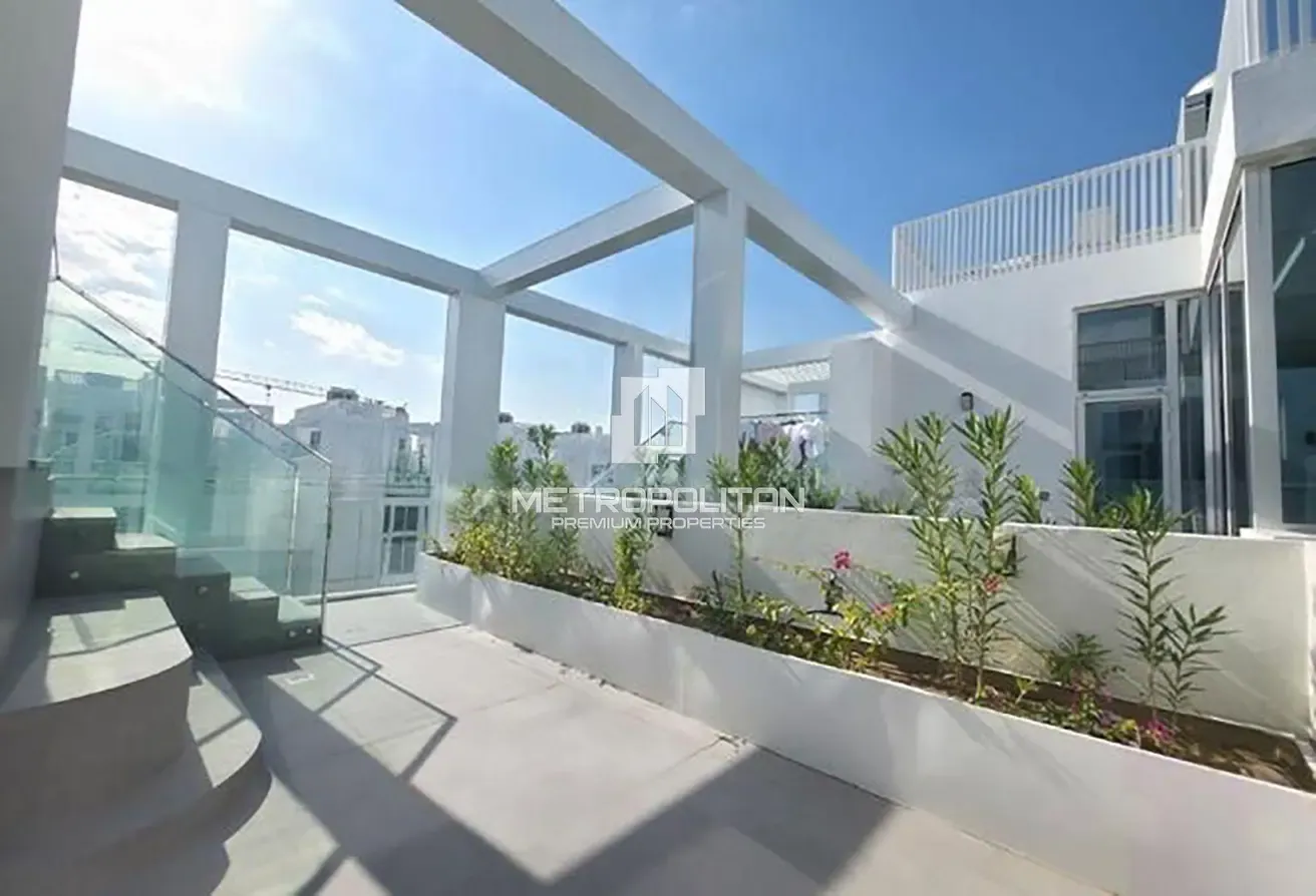 Luxury Living | Large Layout | Move In Now