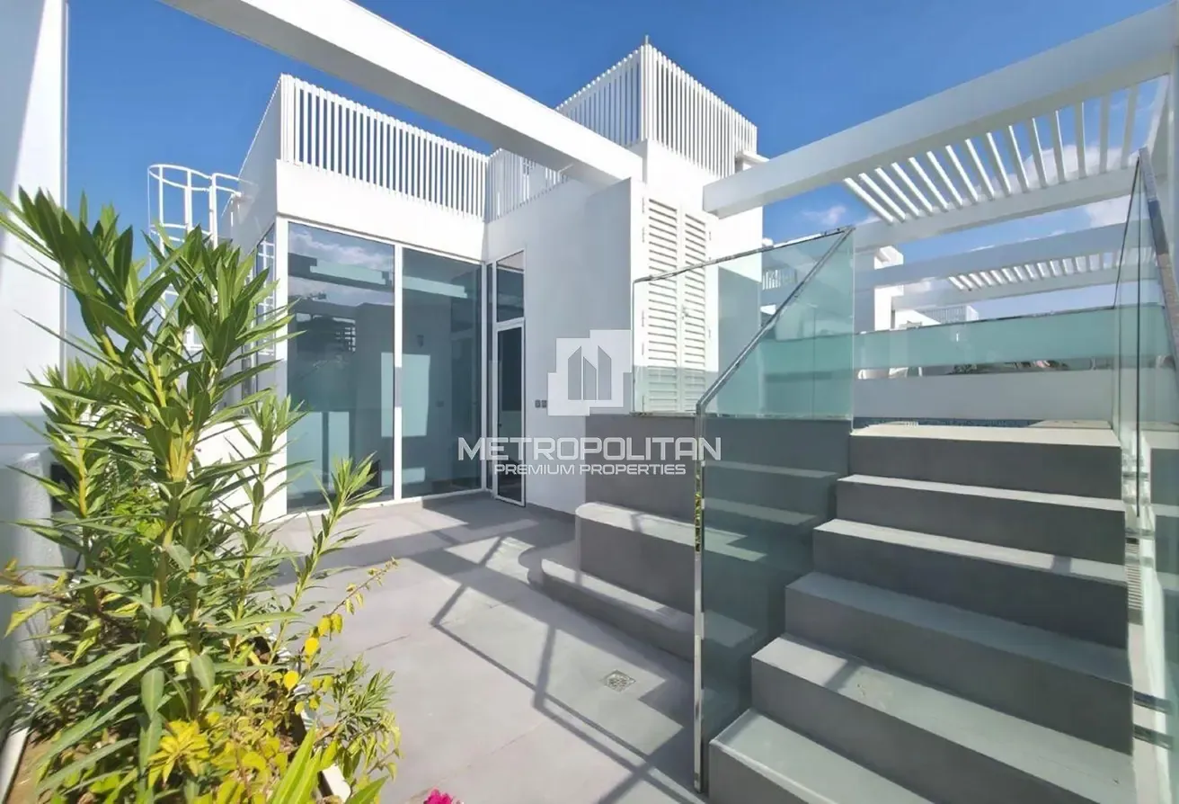 Luxury Living | Large Layout | Move In Now