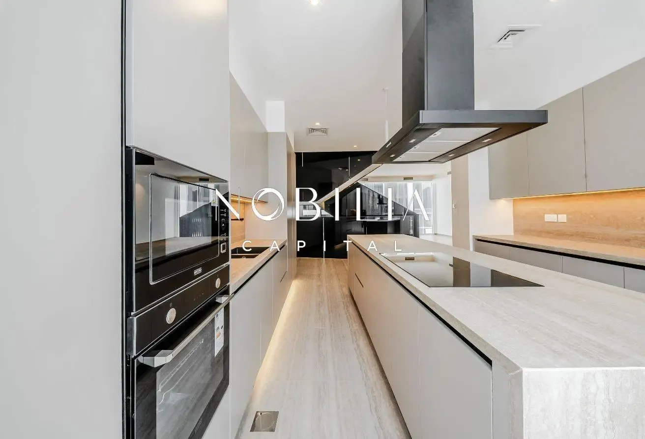 Luxury 4-Level Residence | Rooftop Pool | Lift