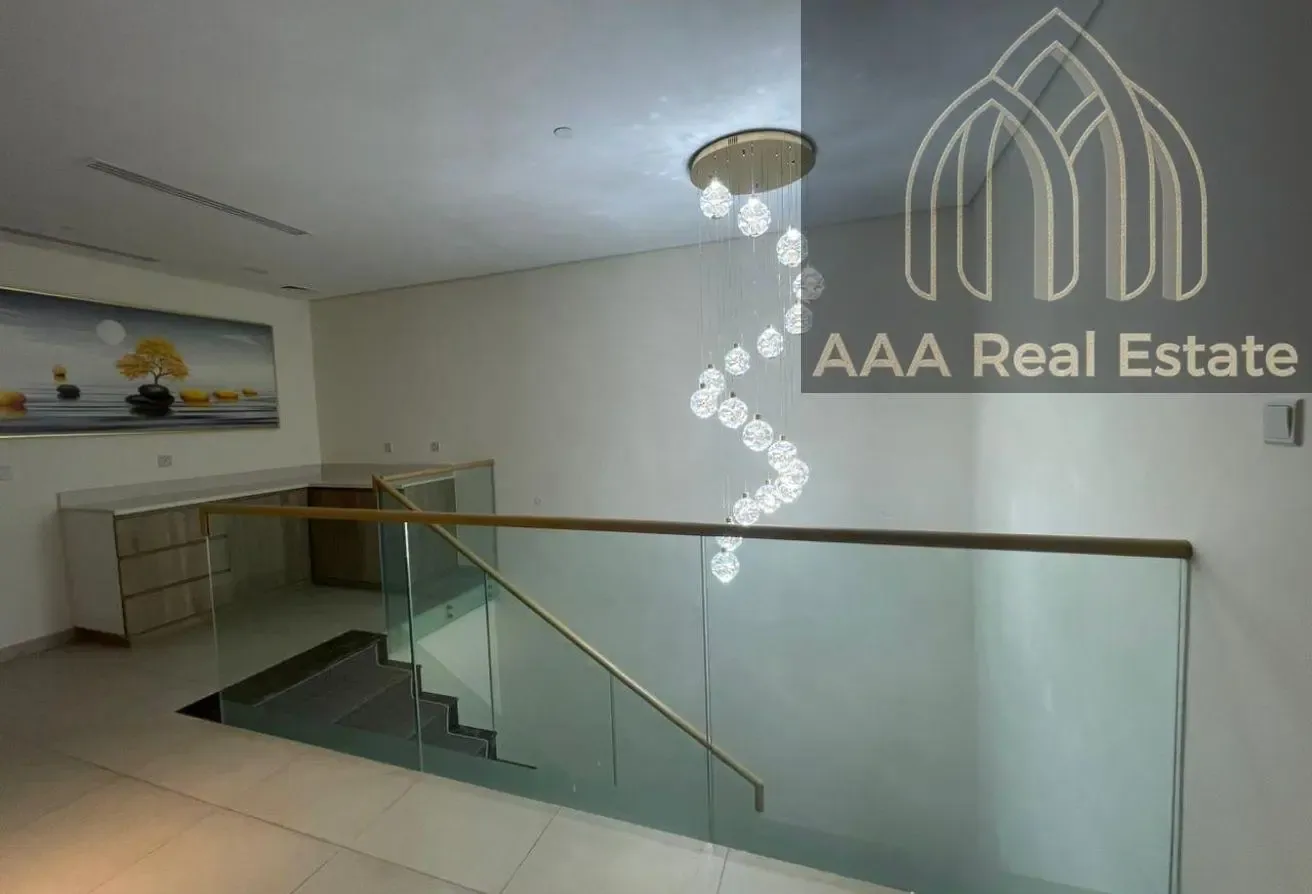 FURNISHED | HIGH- END FINISHES | PRIME LOCATION