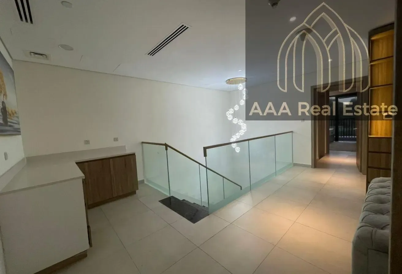 FURNISHED | HIGH- END FINISHES | PRIME LOCATION