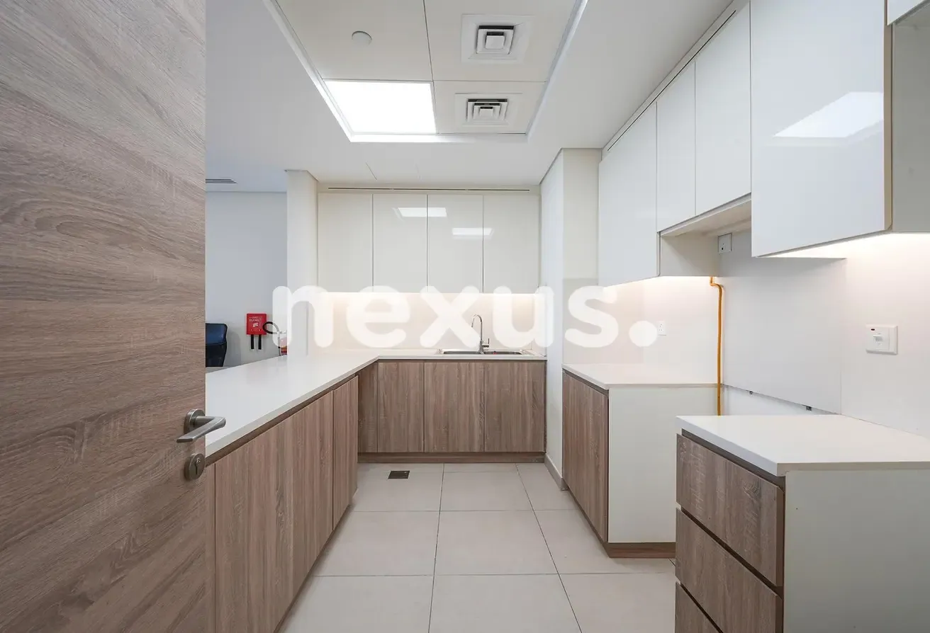 Bright | Vacant | Flexible Cheques | Best Price
