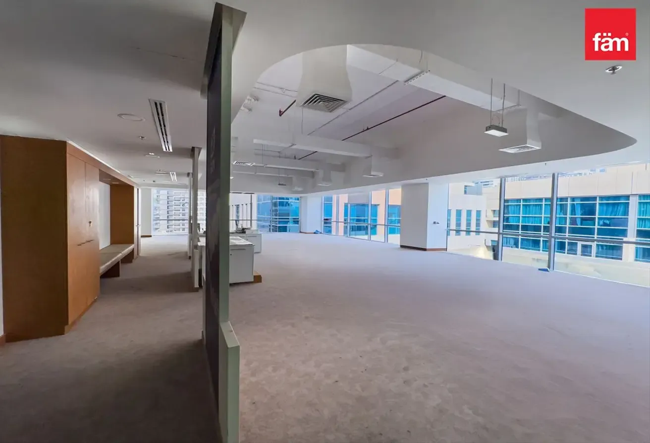 Vacant Office | Prime Location | Spacious