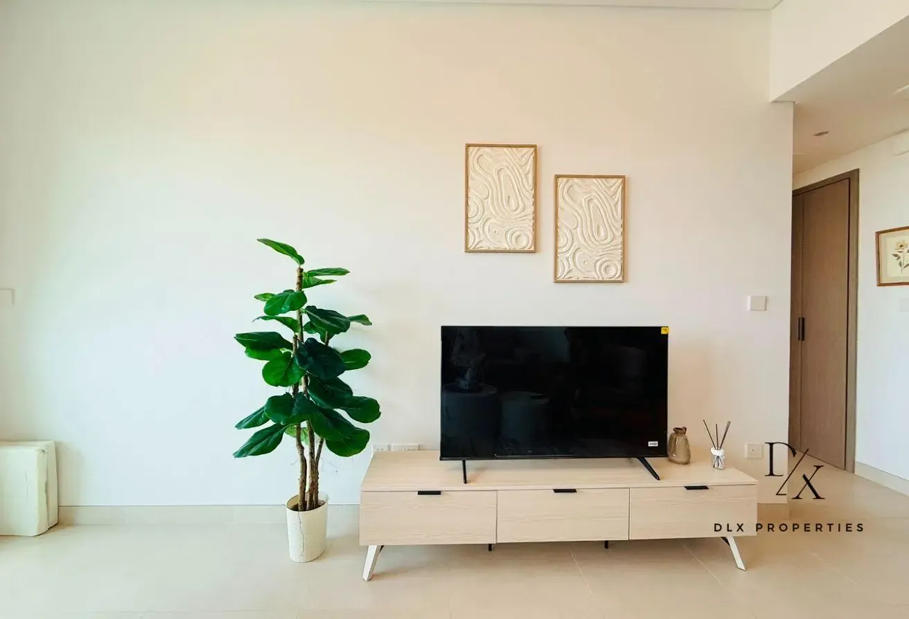 FULLY FURNISHED | HIGH FLOOR | READY TO MOVE