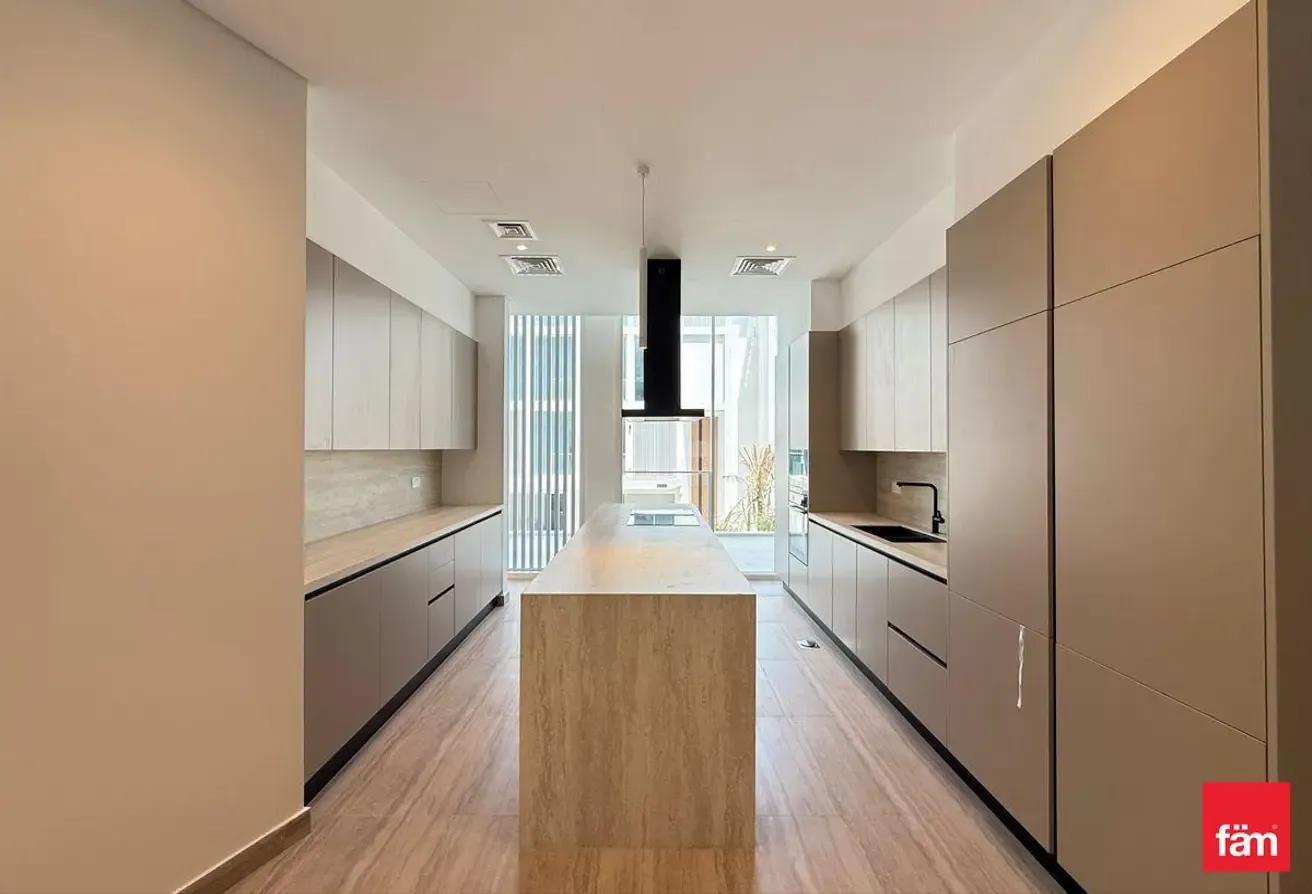 Brand New  Luxury  Ixora  Modern  Vacant
