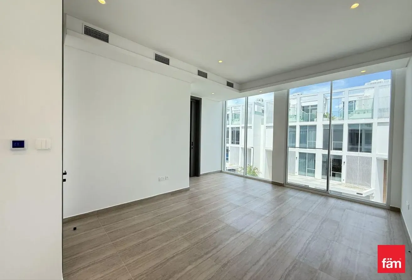 Brand New  Luxury  Ixora  Modern  Vacant