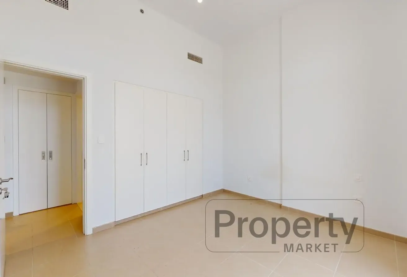 Corner Unit | Terrace | Unfurnished | Vacant
