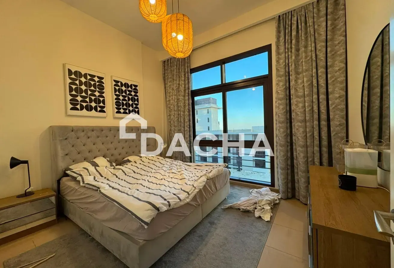 Fully furnished | Pool view | Vacant now