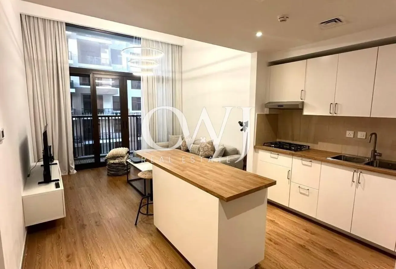 Upgraded | Furnished | Vacant | Amenities Facing
