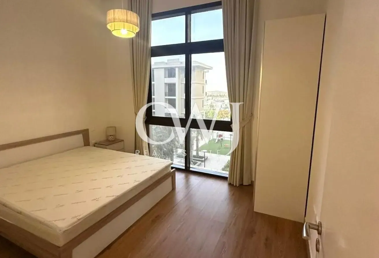 Upgraded | Furnished | Vacant | Amenities Facing