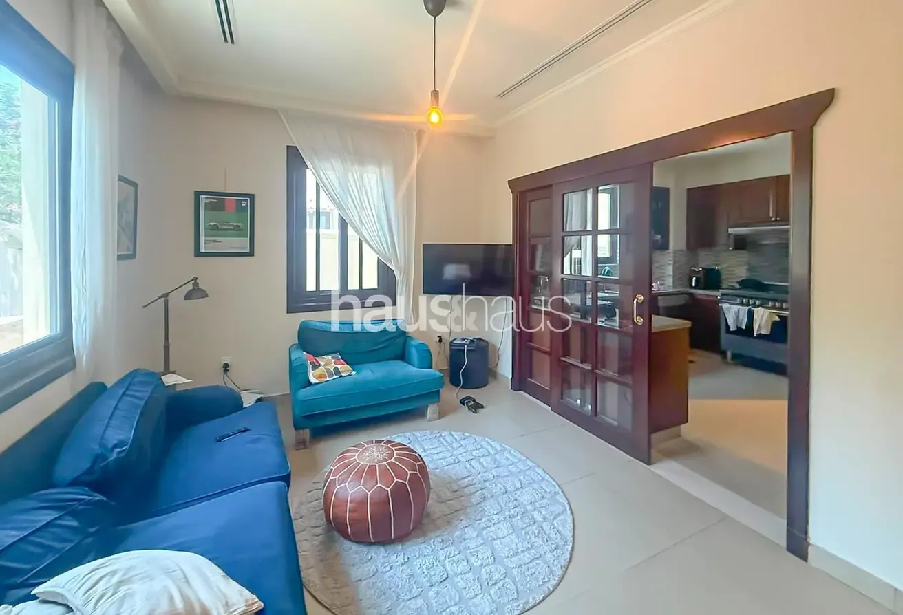 Corner Villa | Landscaped Garden | Large Plot