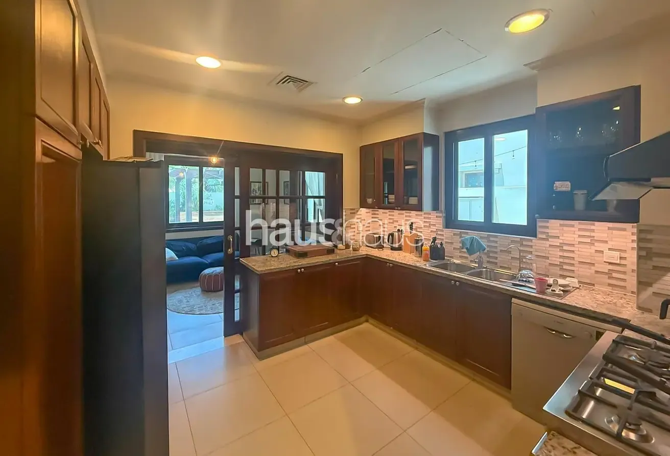 Corner Villa | Landscaped Garden | Large Plot