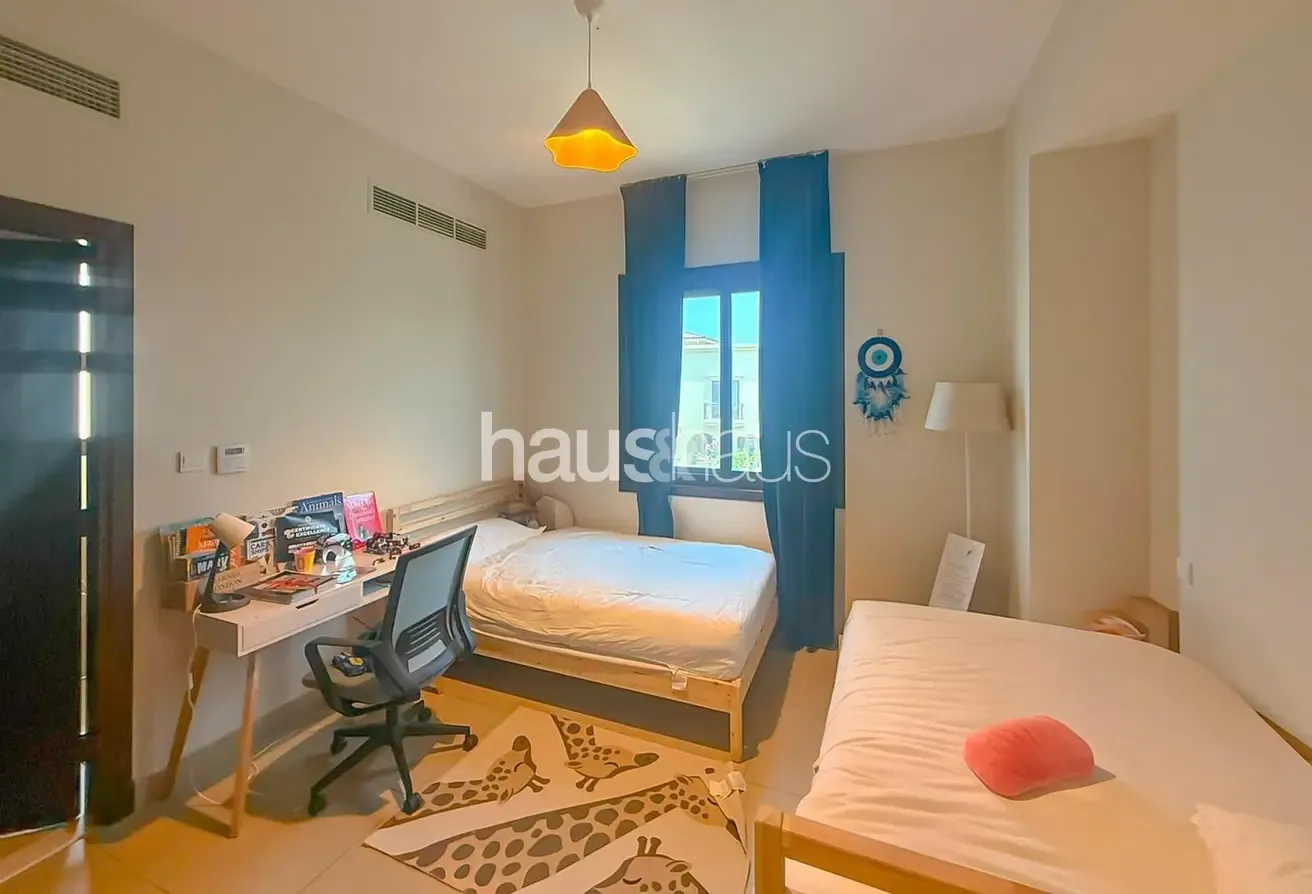 Corner Villa | Landscaped Garden | Large Plot
