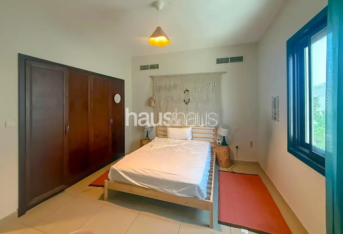 Corner Villa | Landscaped Garden | Large Plot