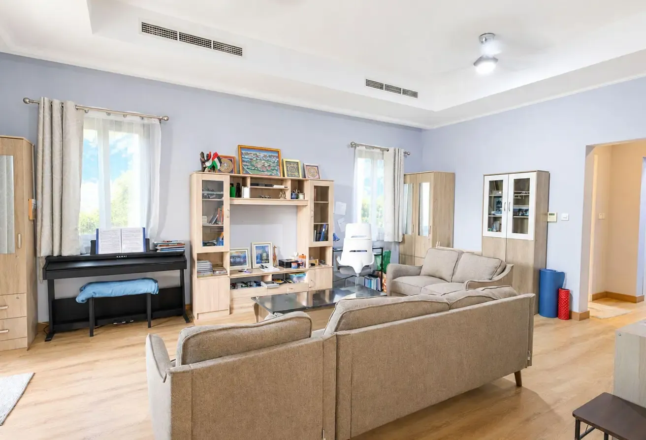 Vacant Now | Type 1 | Immaculate Garden