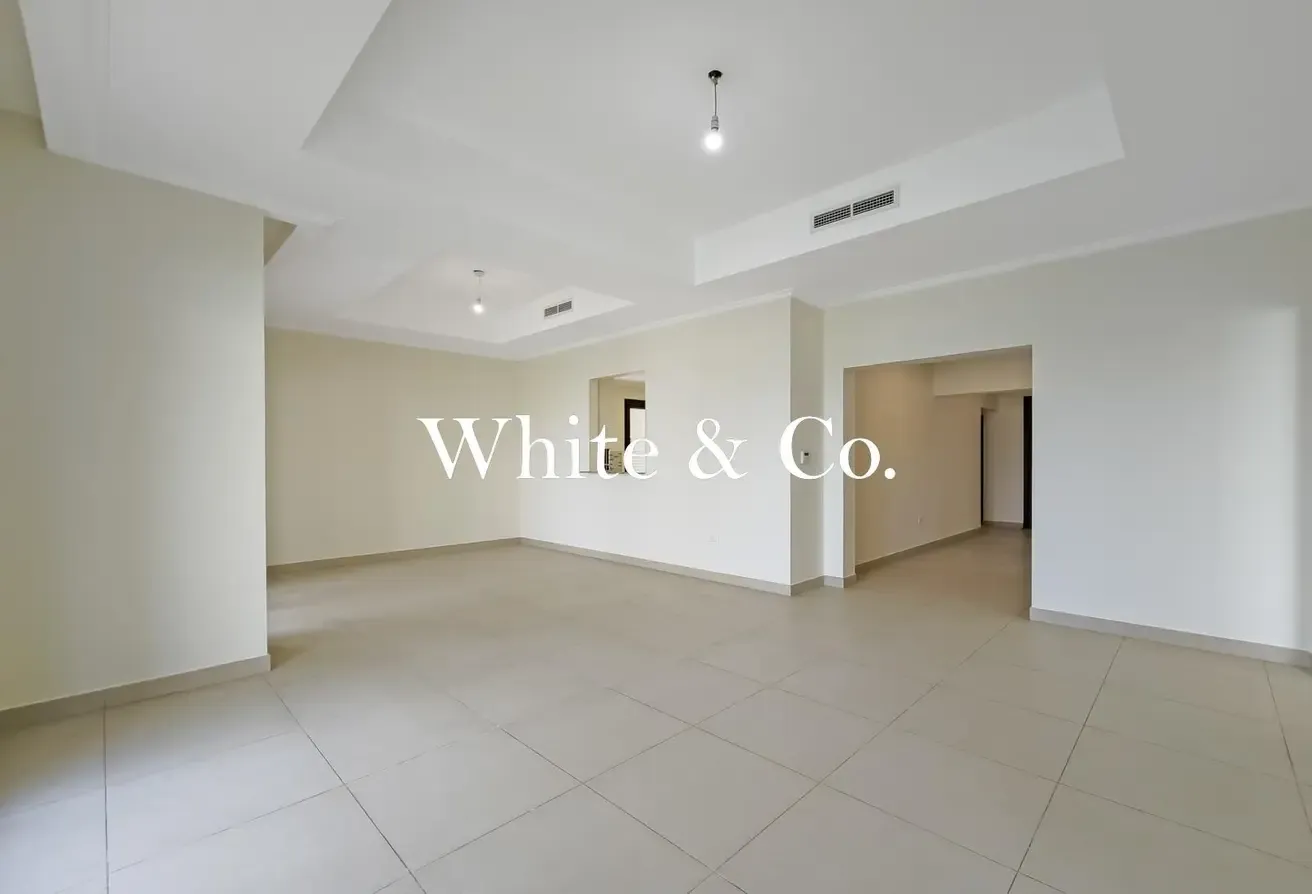 Very Large Plot | Vacant Now | Single Row