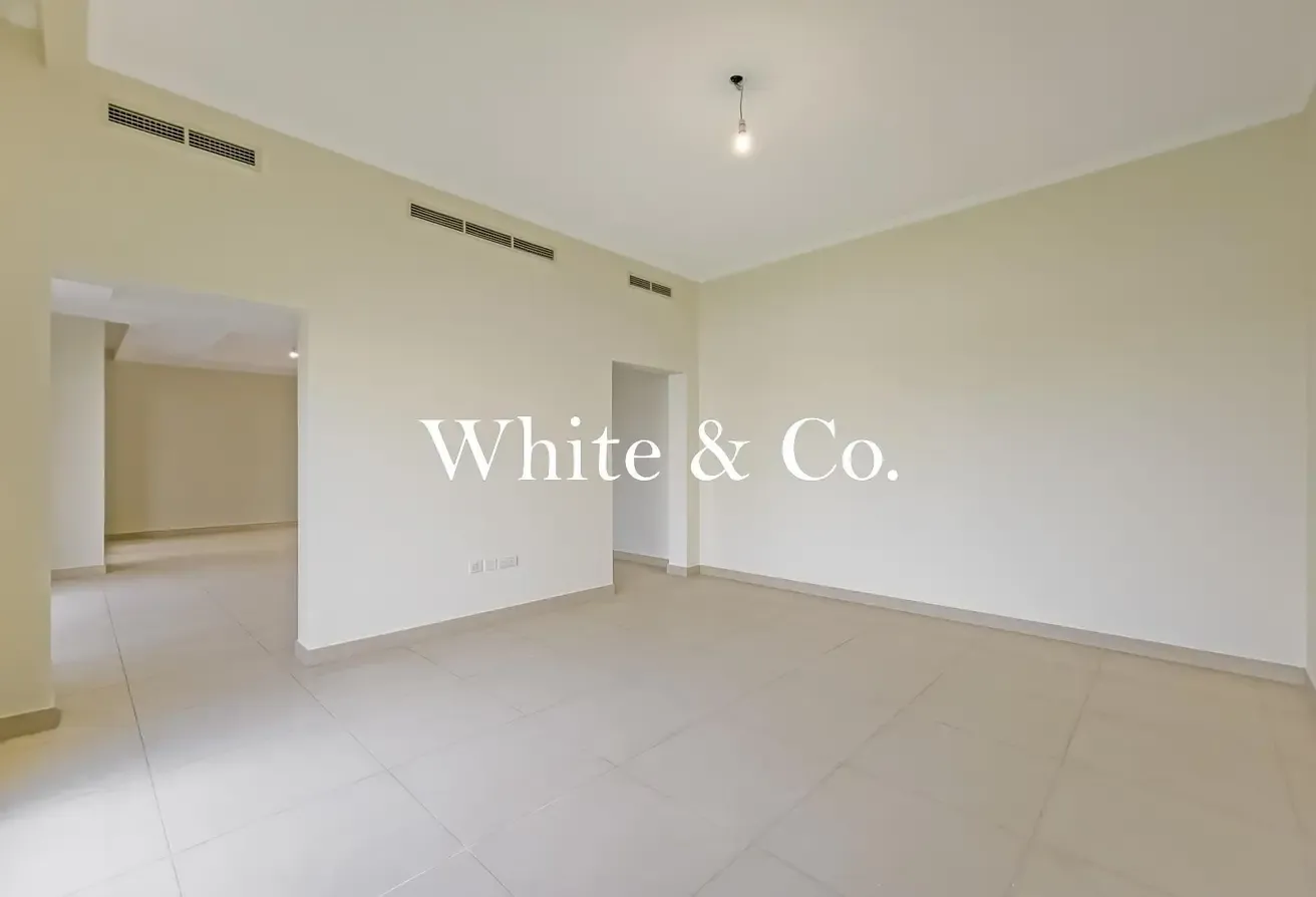Very Large Plot | Vacant Now | Single Row