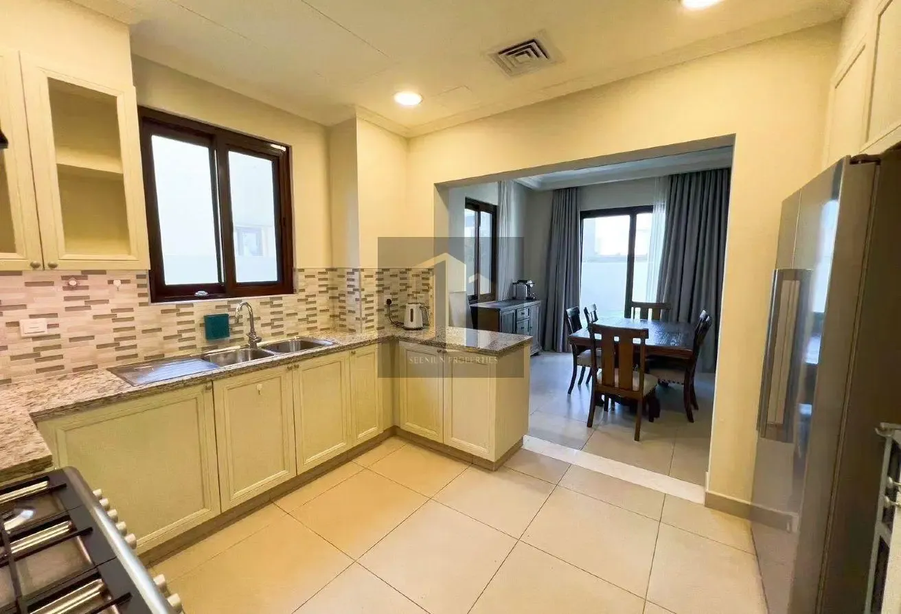 4BR VILLA | LANDSCAPED GARDEN | UP FOR SALE