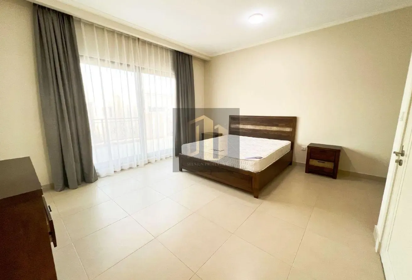 4BR VILLA | LANDSCAPED GARDEN | UP FOR SALE