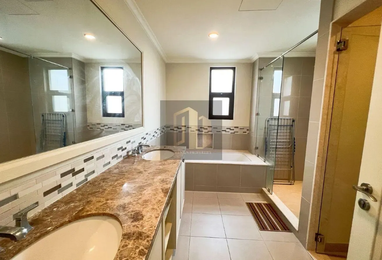 4BR VILLA | LANDSCAPED GARDEN | UP FOR SALE
