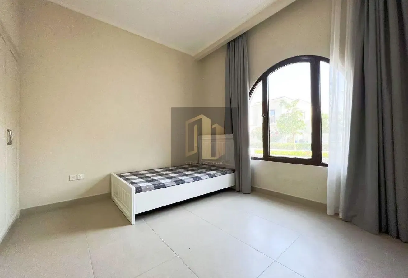 4BR VILLA | LANDSCAPED GARDEN | UP FOR SALE