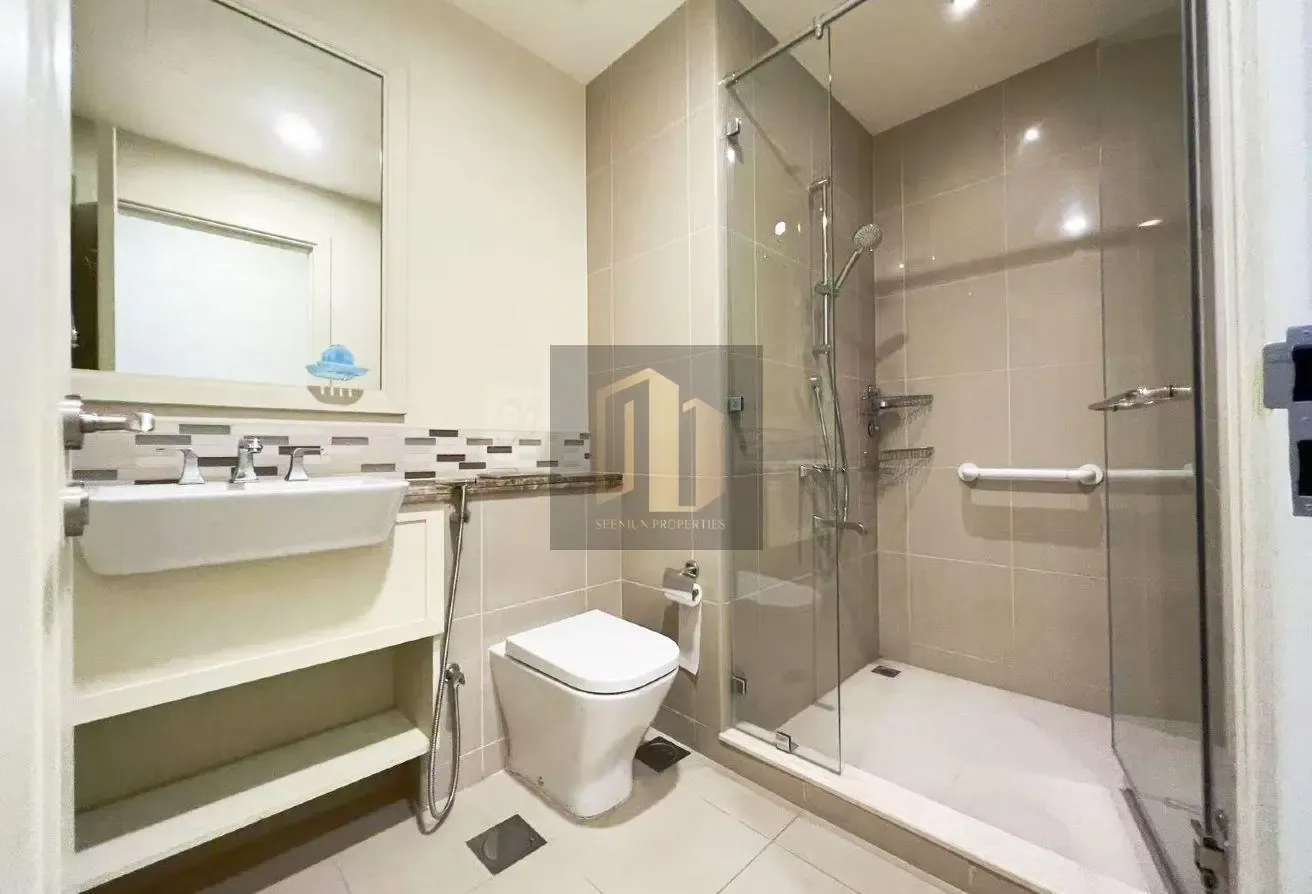 4BR VILLA | LANDSCAPED GARDEN | UP FOR SALE