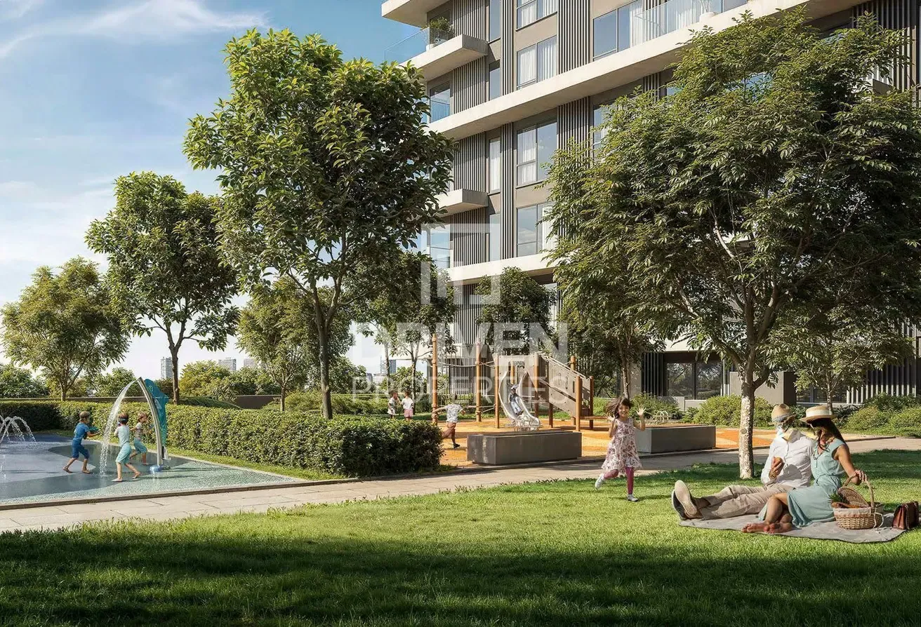 Golf Course View | High Floor | Elegant Lifestyle