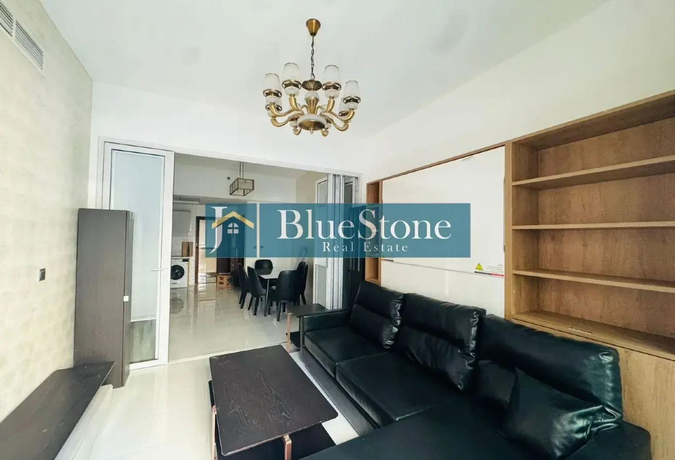 Vacant | Furnished 1 Bed | Convertible