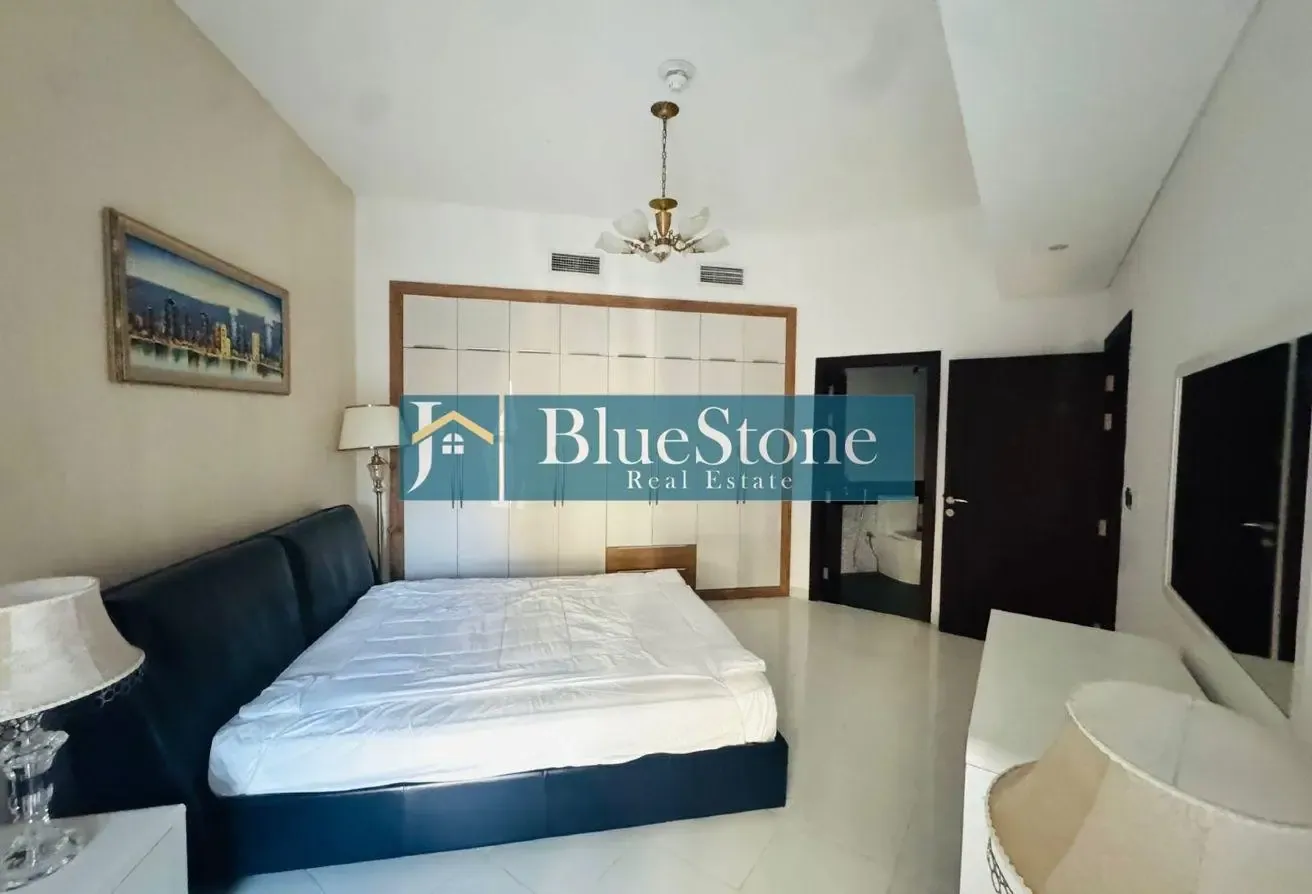 Vacant | Furnished 1 Bed | Convertible