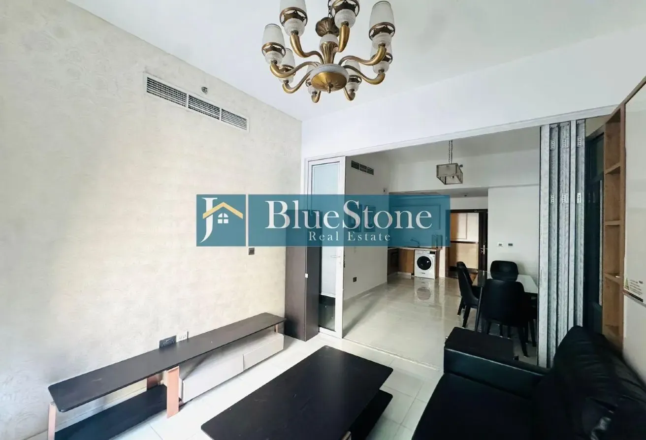 Vacant | Furnished 1 Bed | Convertible