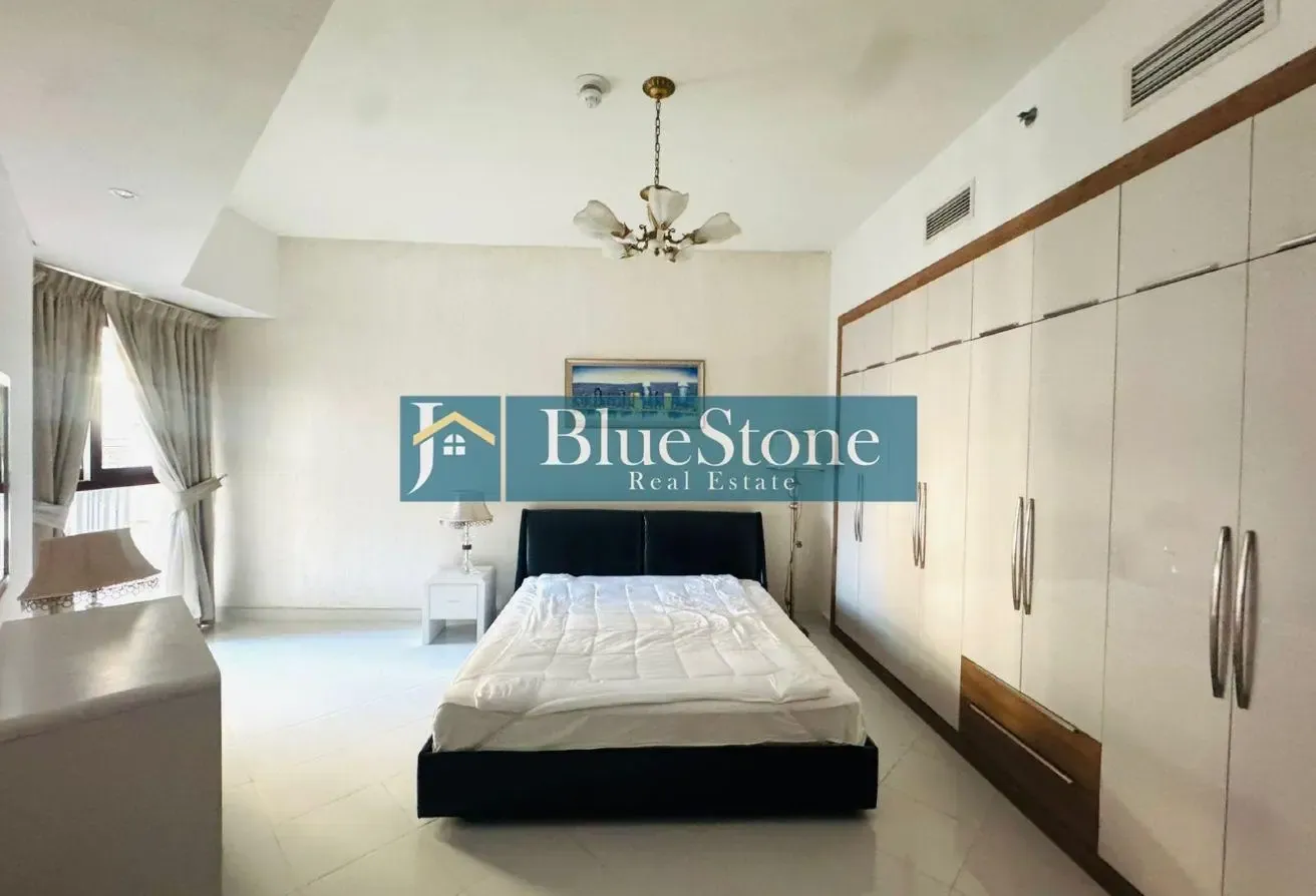 Vacant | Furnished 1 Bed | Convertible