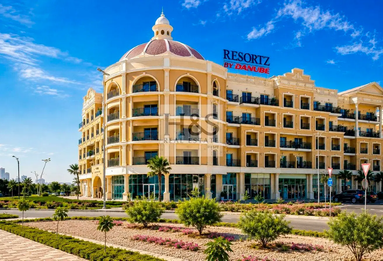 Furnished 2BR | Balcony | Community View