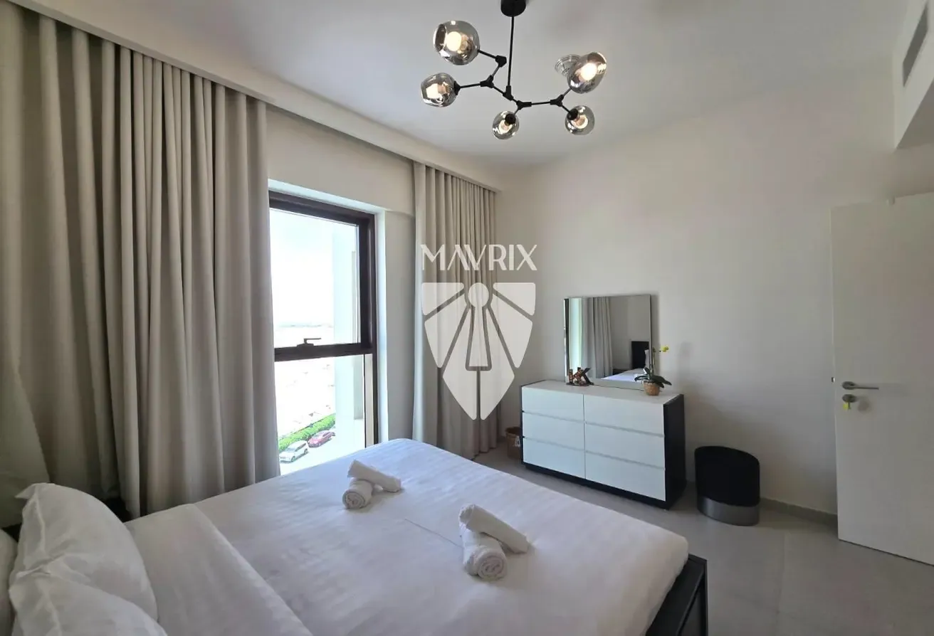 Future Creek Tower Views | Cosy | Furnished