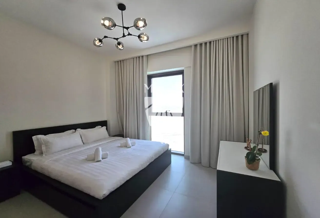 Future Creek Tower Views | Cosy | Furnished