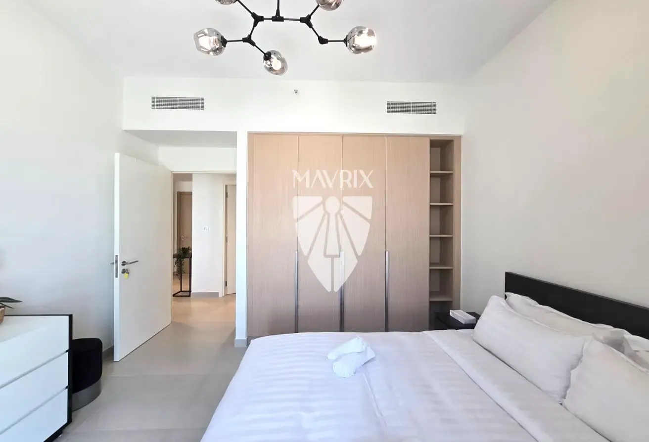 Future Creek Tower Views | Cosy | Furnished
