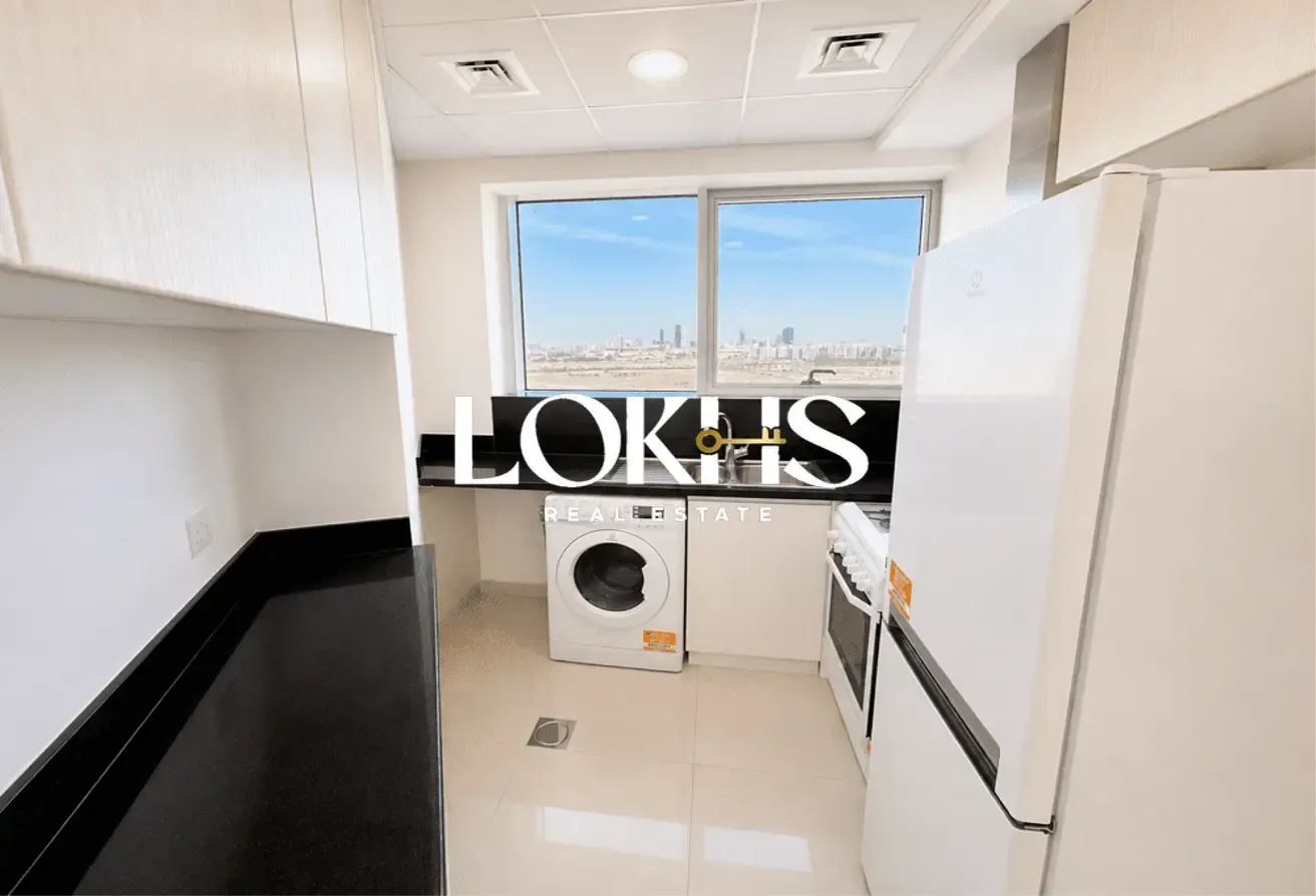 Golf View | Closed Kitchen | Vacant