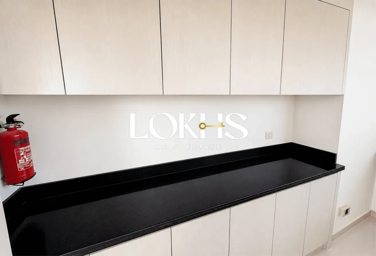 Golf View | Closed Kitchen | Vacant