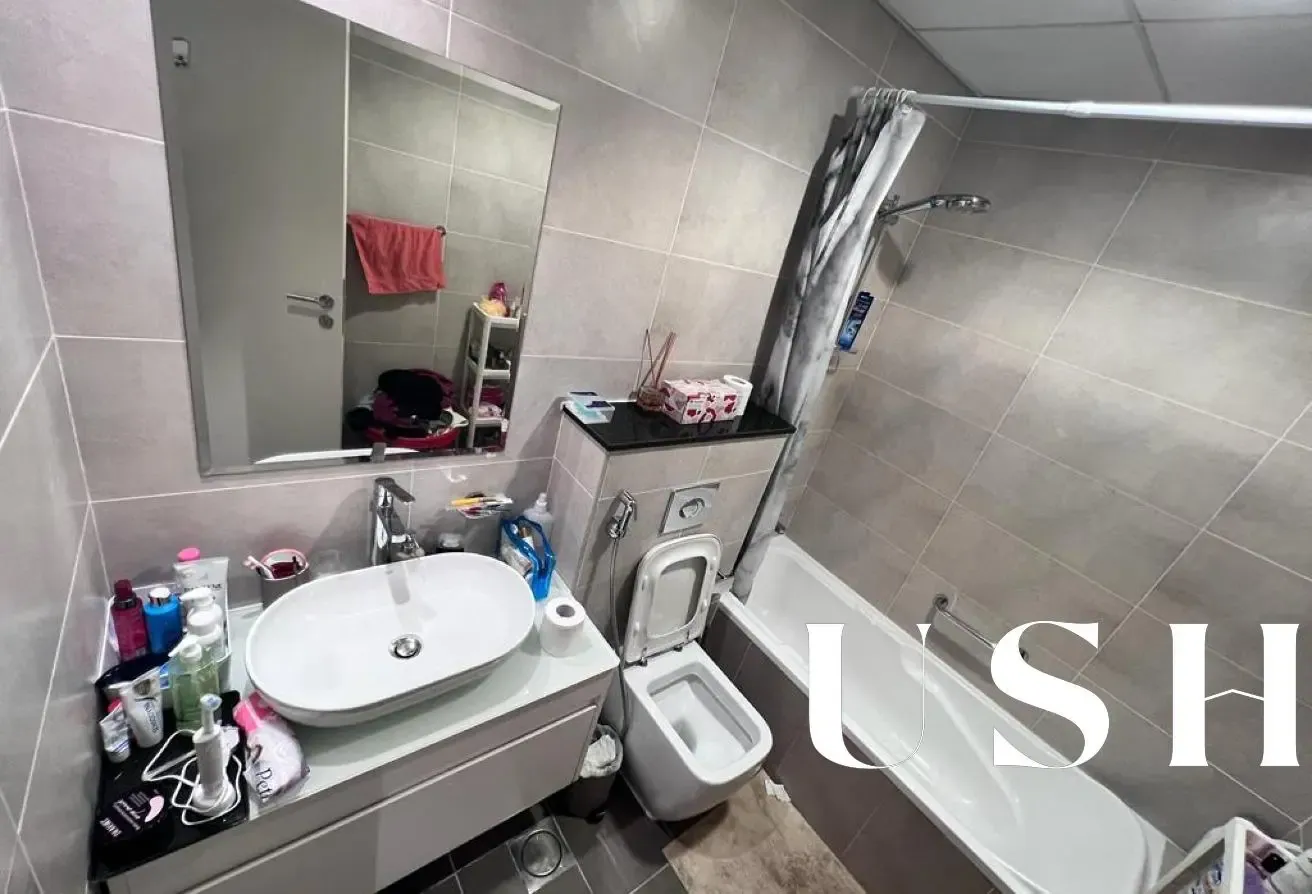Golf-Amenities View| Rented |Big Layout | HIGH ROI