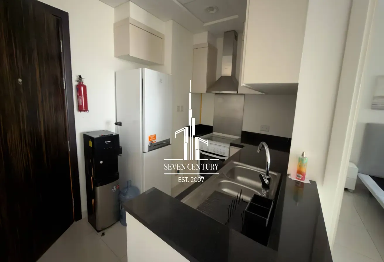 Balcony with Golf View | Vacant 1BHK | Prime