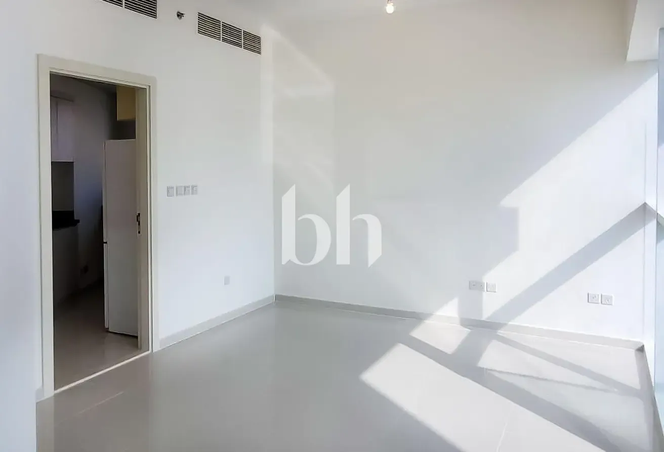 Well Maintained | Rented | Mid Floor