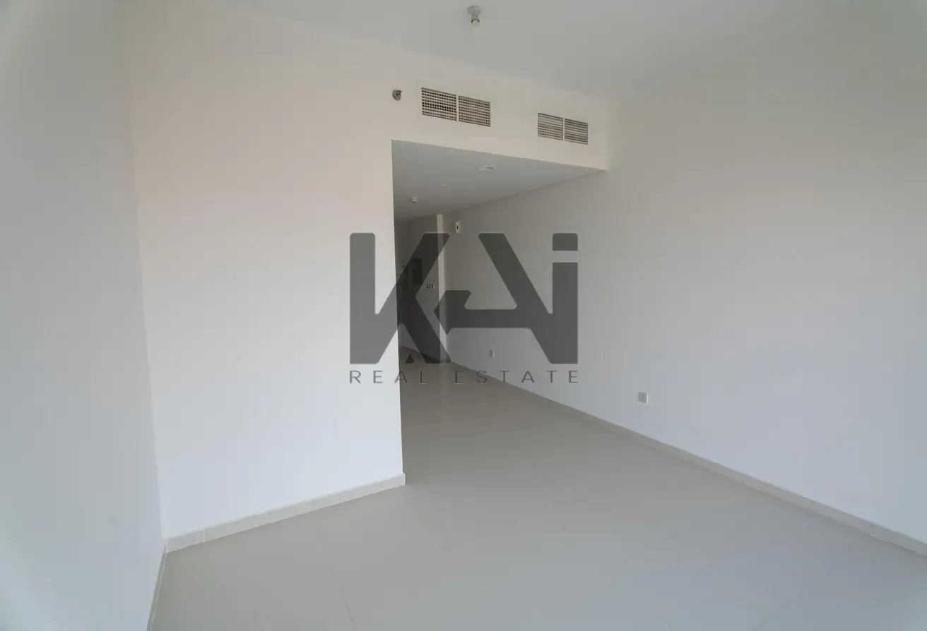 High Floor | Vacant | Prime Location