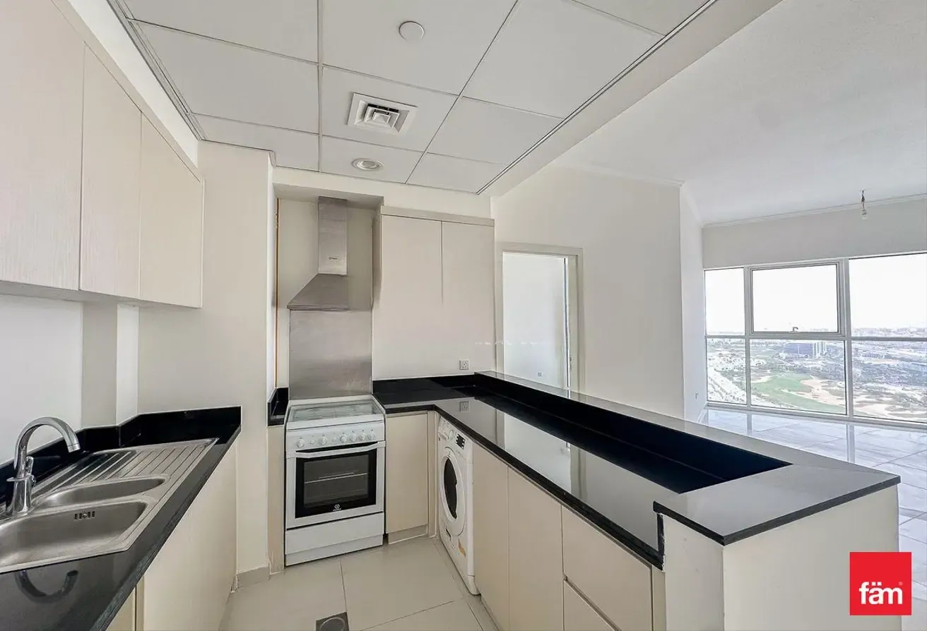 Spacious 1 Bed For Sale With Stunning View