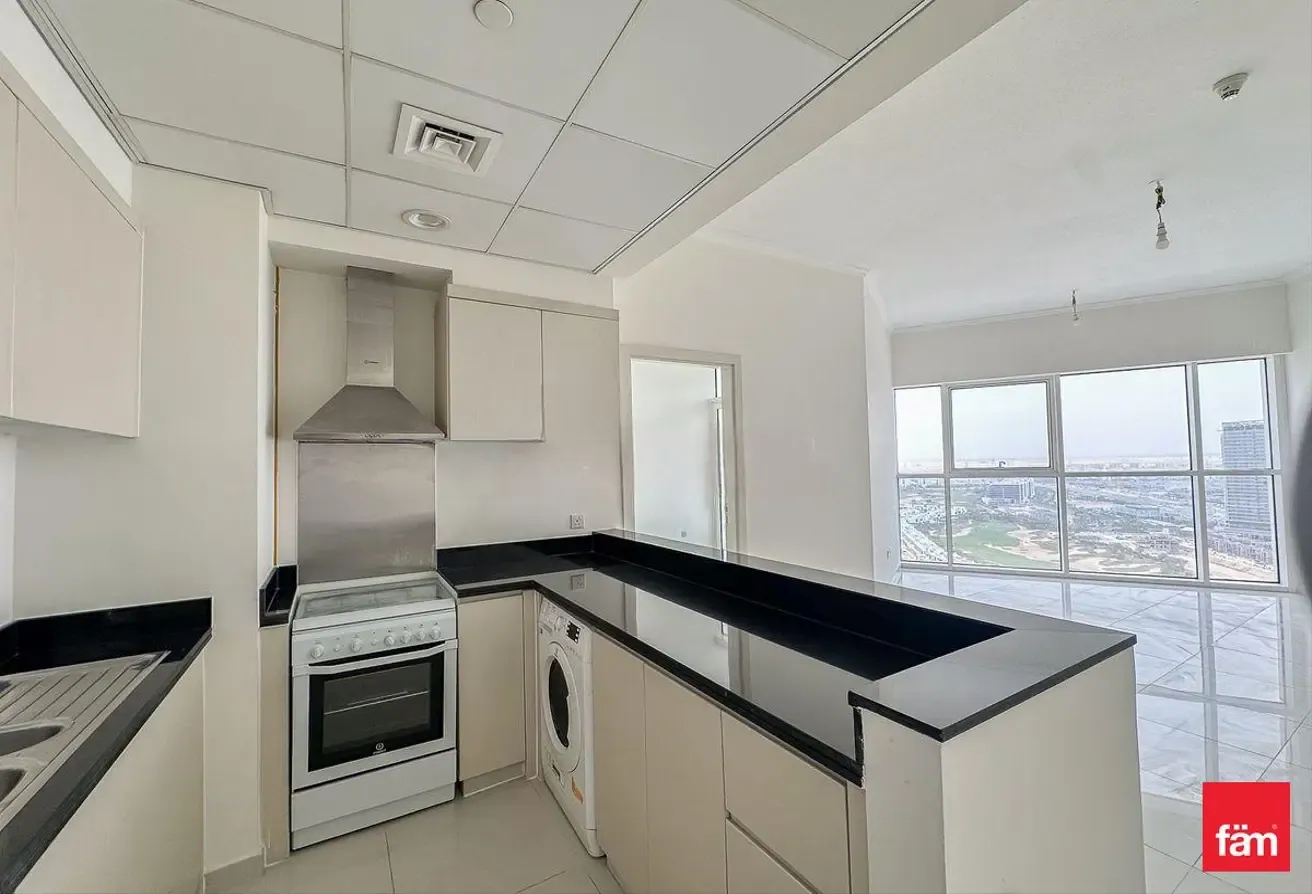 Spacious 1 Bed For Sale With Stunning View